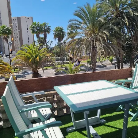 Americas Stylish Surf On Promenade Apartment *
